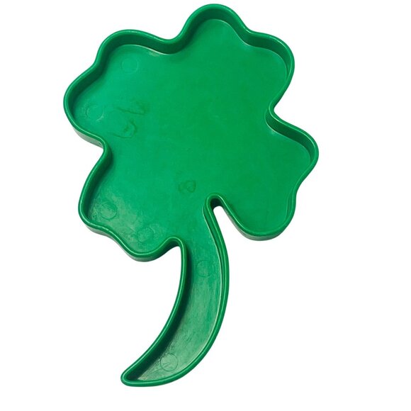 Tupperware 1316-2 Shamrock Shaped Green Cookie Cutter 4.5 inches Vintage - Picture 2 of 4